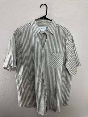 Casuals men’s Striped Button-Up Shirt in Cream and Blue Size L